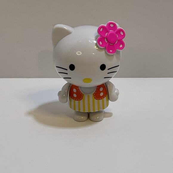 Hello Kitty Toy Figure Head opens to transform into body 3.5" - Picture 1 of 5